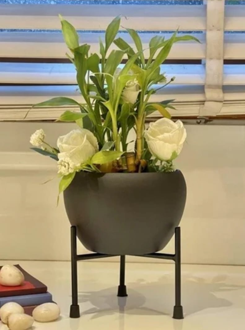 Matte Black Bowl Planter